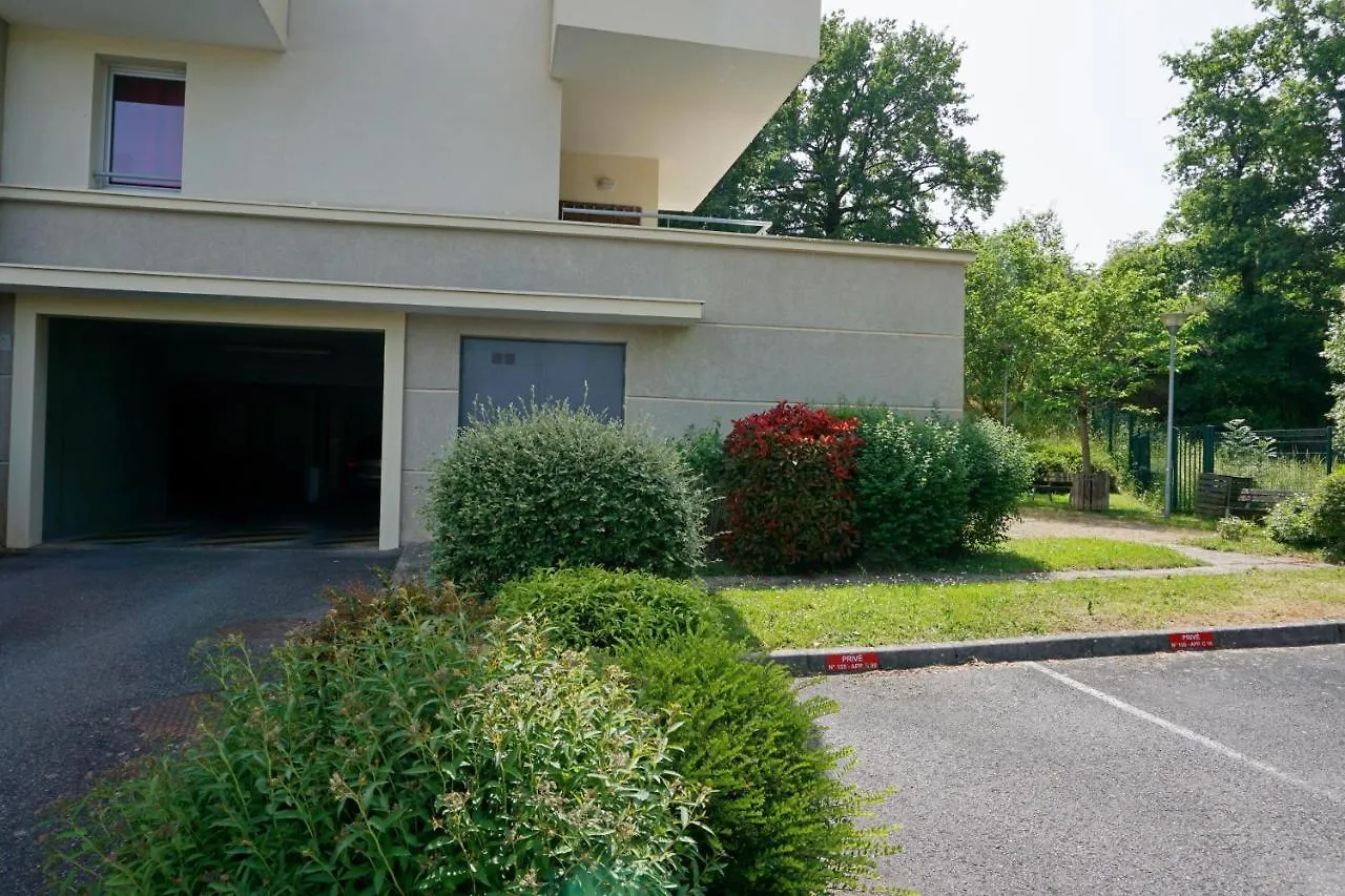 Le Clos Bellevue Appartement T3 Parking + Piscine Rodez 0*,  Frankrig